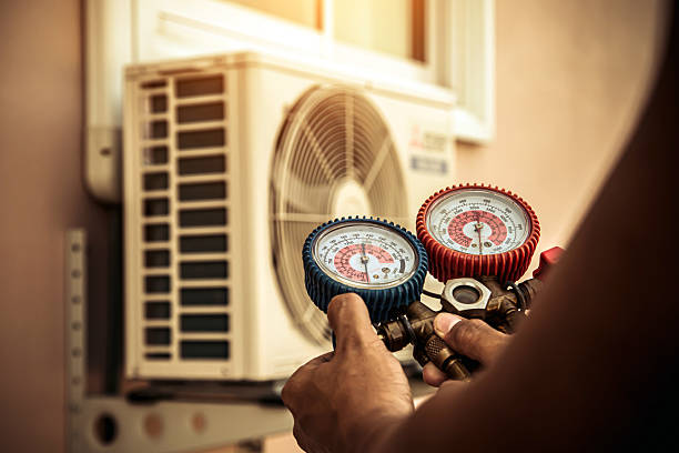 Professional Ductwork Repair technician working in Akron, OH